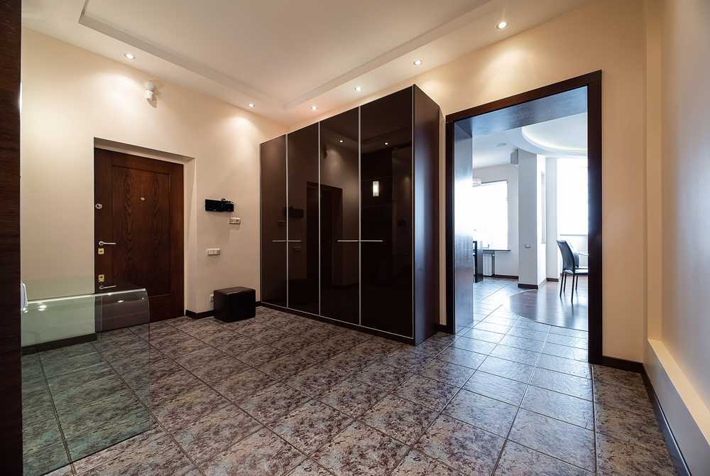 Продаж 4-кімнатної квартири 150 м², Дмитрівська вул., 13А