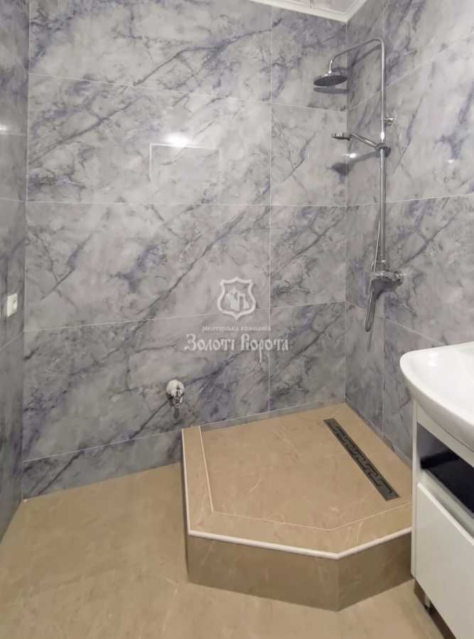 Продаж 3-кімнатної квартири 69 м², Татарська вул., 38