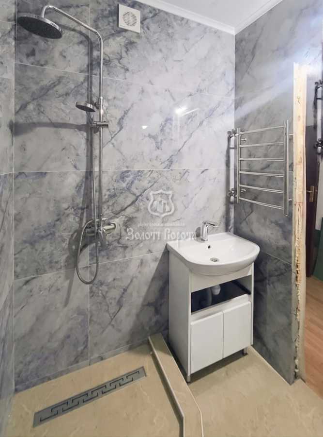 Продаж 3-кімнатної квартири 69 м², Татарська вул., 38