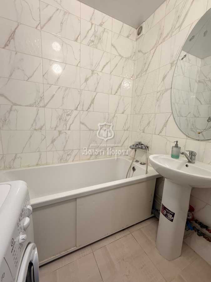 Продаж 2-кімнатної квартири 58.9 м², Чорнобильська вул., 12А