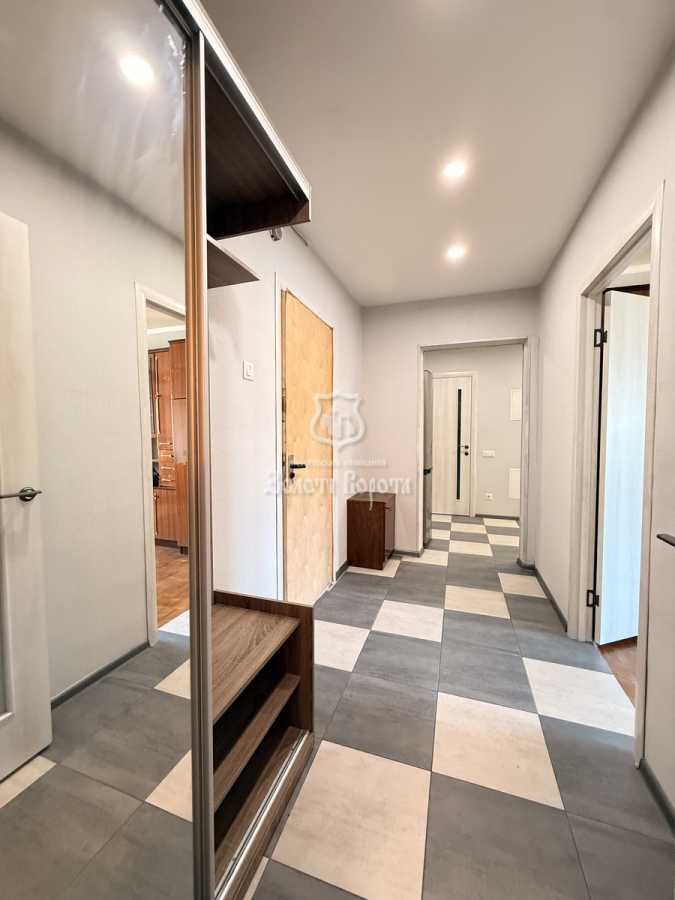 Продаж 2-кімнатної квартири 58.9 м², Чорнобильська вул., 12А