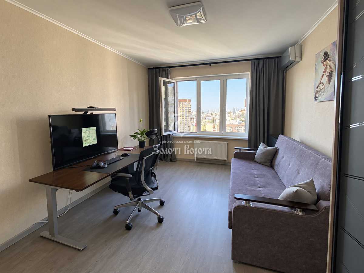 Продаж 1-кімнатної квартири 46.7 м², Ревуцького вул., 54б