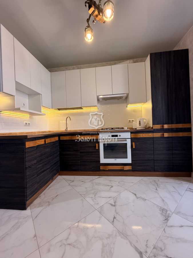 Продаж 1-кімнатної квартири 46.1 м², Машинобудівників вул., 31