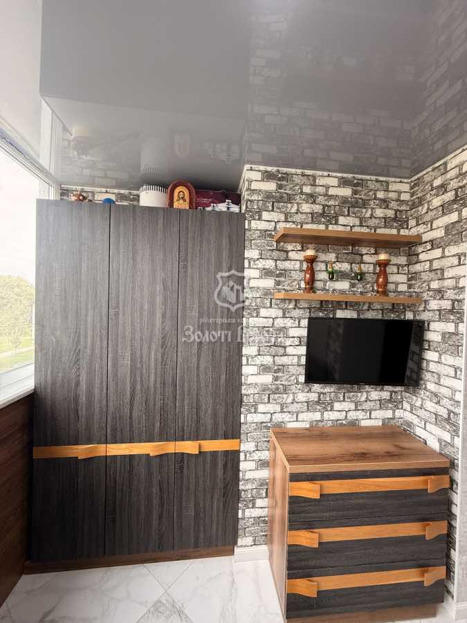 Продаж 1-кімнатної квартири 46.1 м², Машинобудівників вул., 31