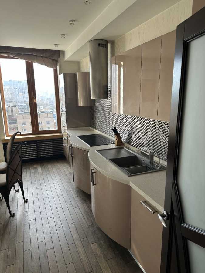 Оренда 4-кімнатної квартири 170 м², Жилянська вул., 59