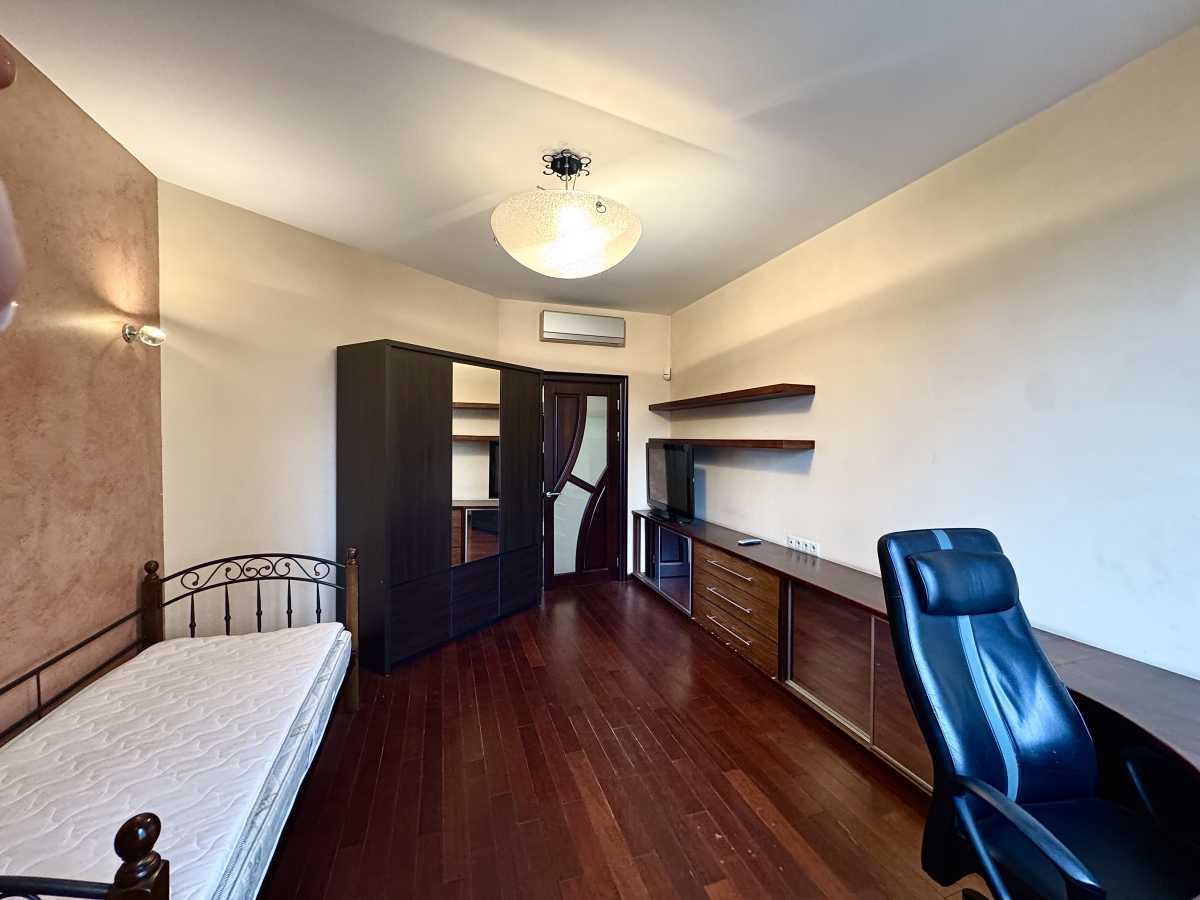 Оренда 4-кімнатної квартири 170 м², Жилянська вул., 59
