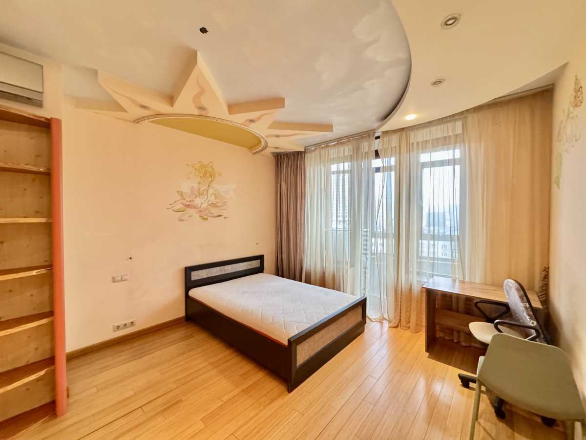 Оренда 4-кімнатної квартири 170 м², Жилянська вул., 59