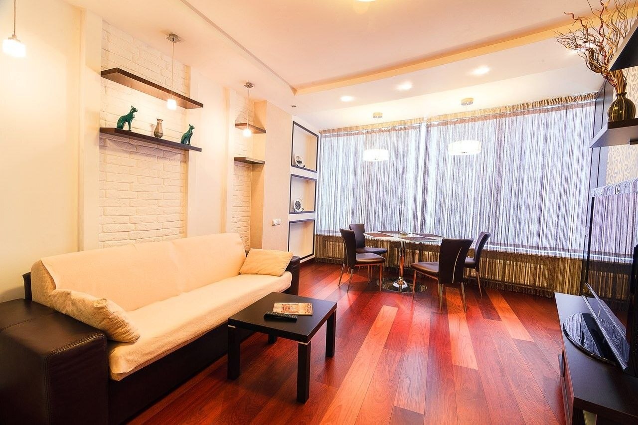 Аренда 2-комнатной квартиры 67 м², Глинки ул.