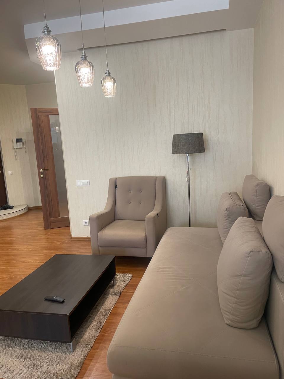 Аренда 2-комнатной квартиры 120 м², Тенистая ул., 30