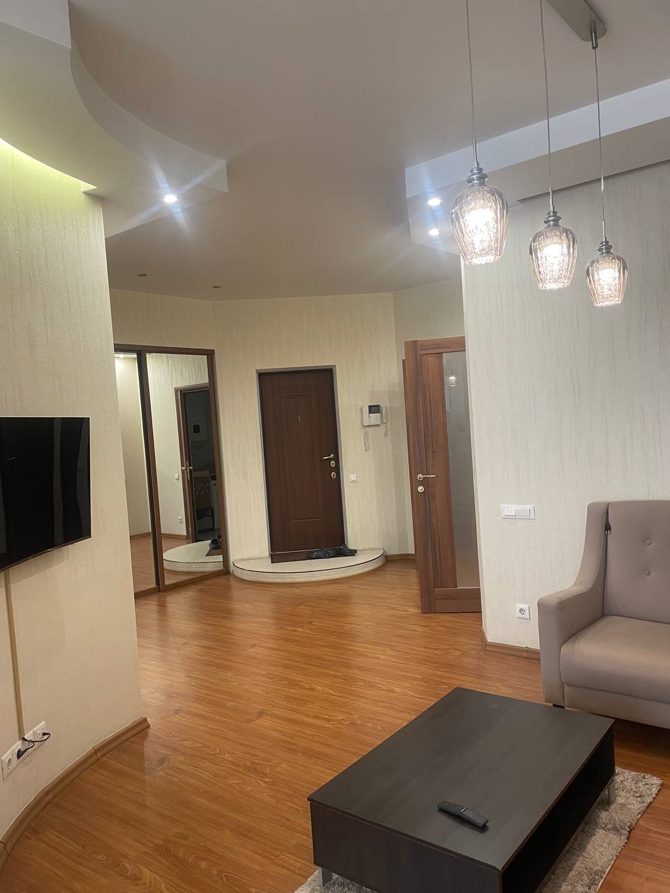 Аренда 2-комнатной квартиры 120 м², Тенистая ул., 30