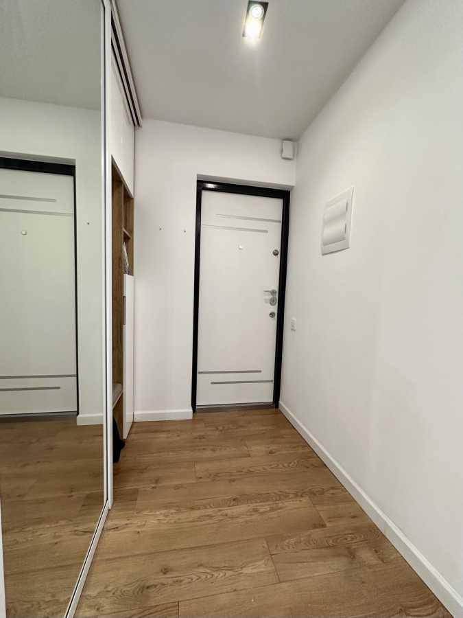 Продаж 4-кімнатної квартири 90 м², Святошинська вул., 4
