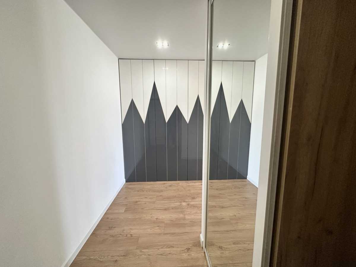 Продаж 4-кімнатної квартири 90 м², Святошинська вул., 4