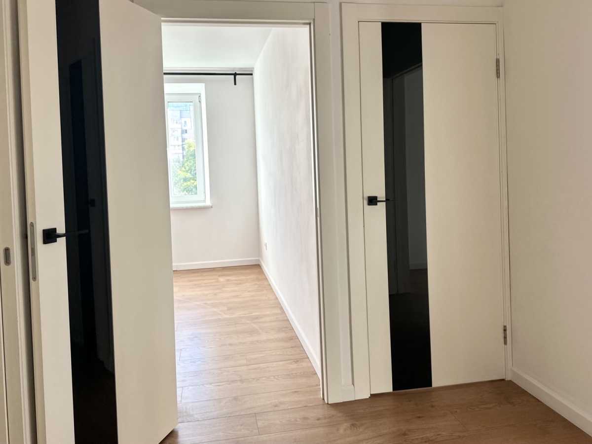 Продаж 4-кімнатної квартири 90 м², Святошинська вул., 4