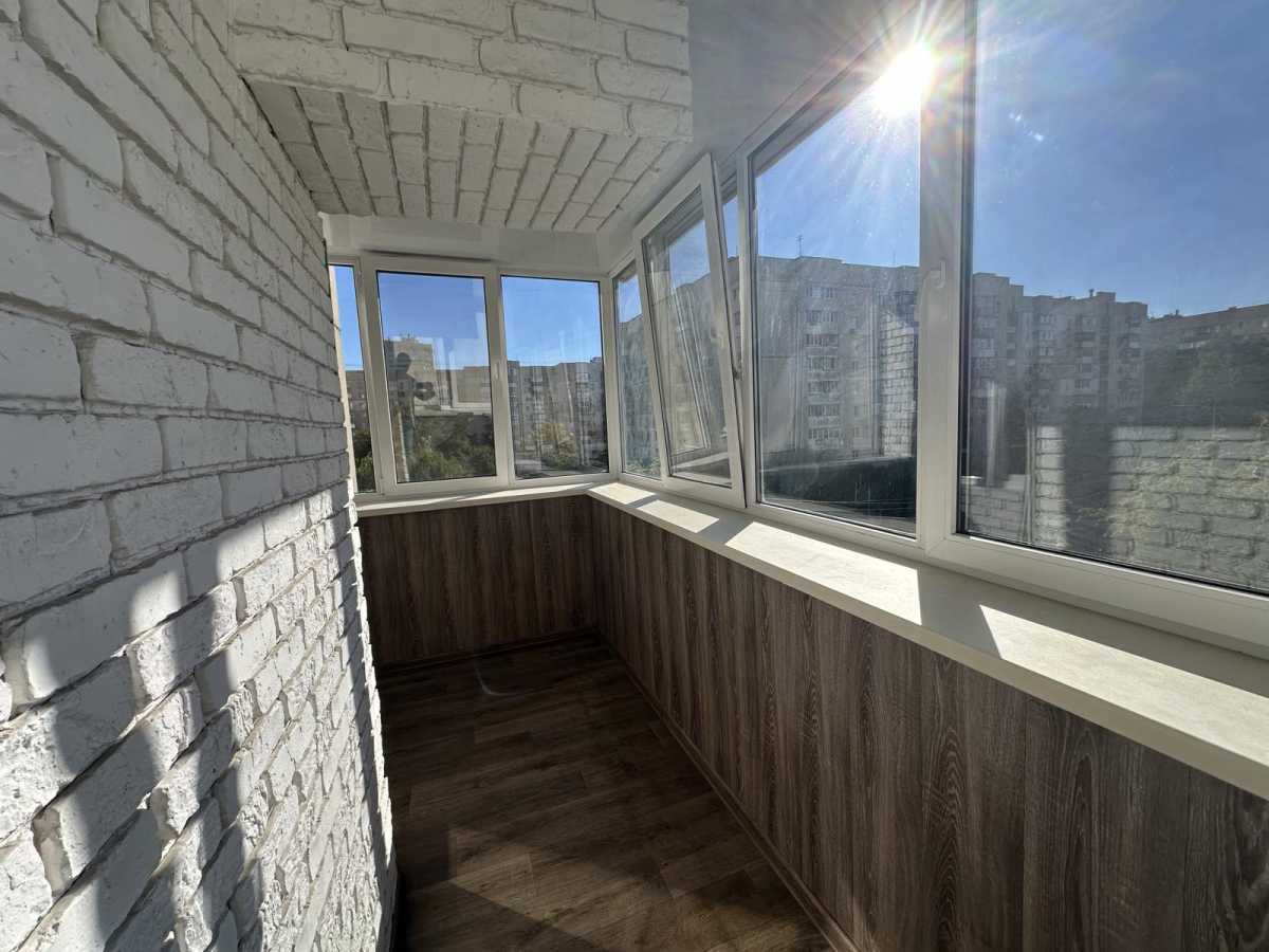 Продаж 4-кімнатної квартири 90 м², Святошинська вул., 4