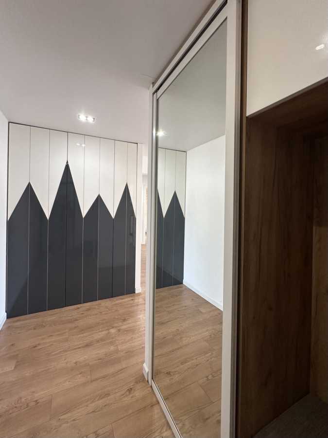 Продаж 4-кімнатної квартири 90 м², Святошинська вул., 4