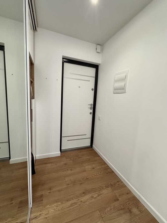 Продаж 4-кімнатної квартири 90 м², Святошинська вул., 4