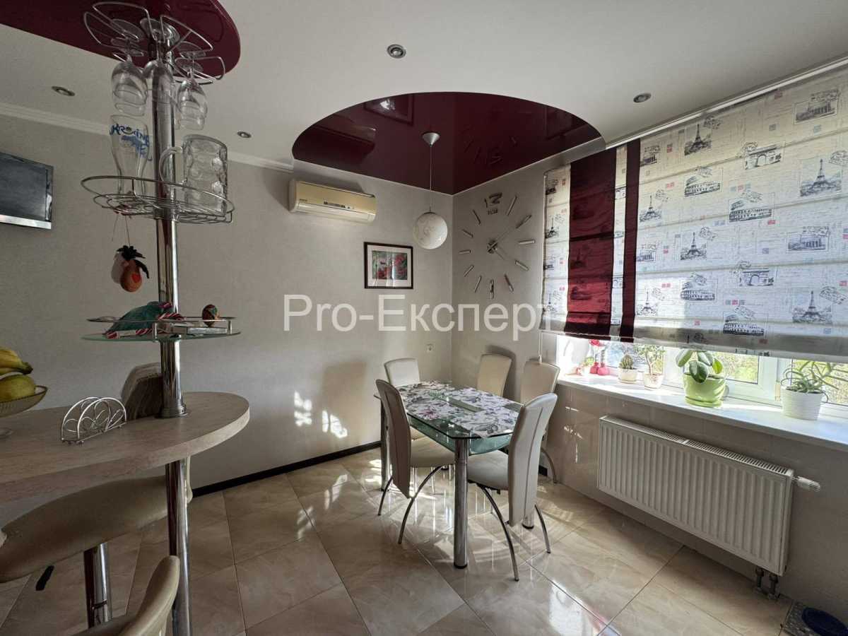 Продаж 2-кімнатної квартири 75 м², Шевченка вул., 145/1