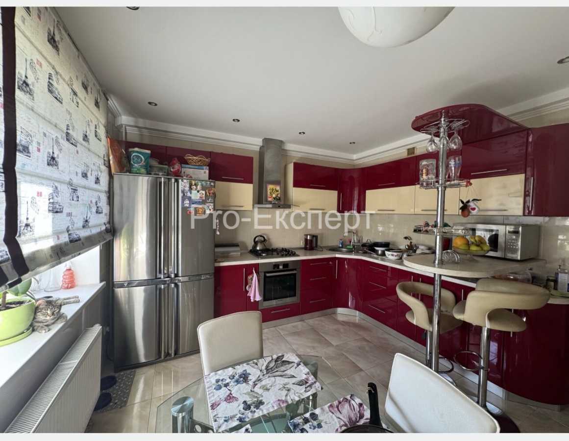 Продаж 2-кімнатної квартири 75 м², Шевченка вул., 145/1