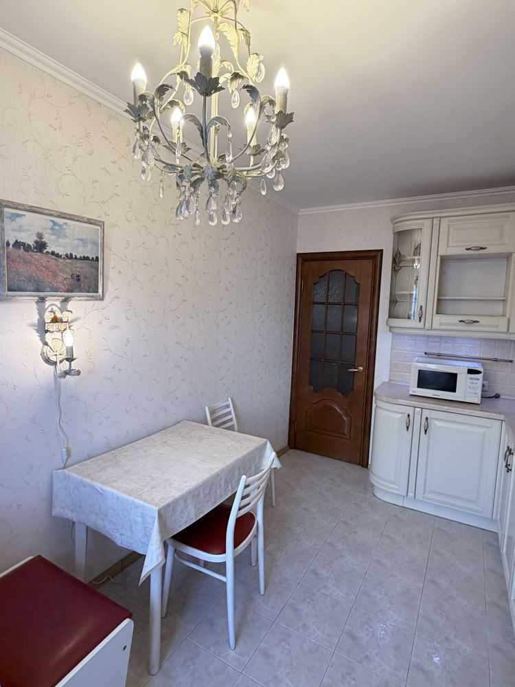 Оренда 3-кімнатної квартири 68 м², Вишгородська вул., 4А