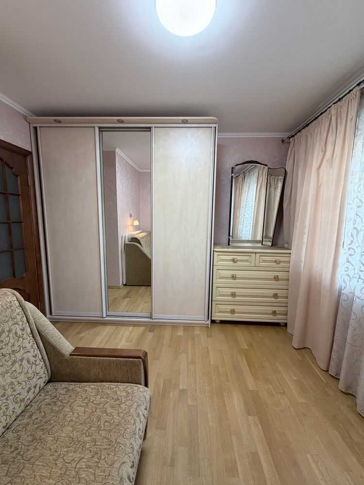 Оренда 3-кімнатної квартири 68 м², Вишгородська вул., 4А