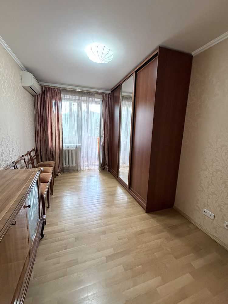 Оренда 3-кімнатної квартири 68 м², Вишгородська вул., 4А