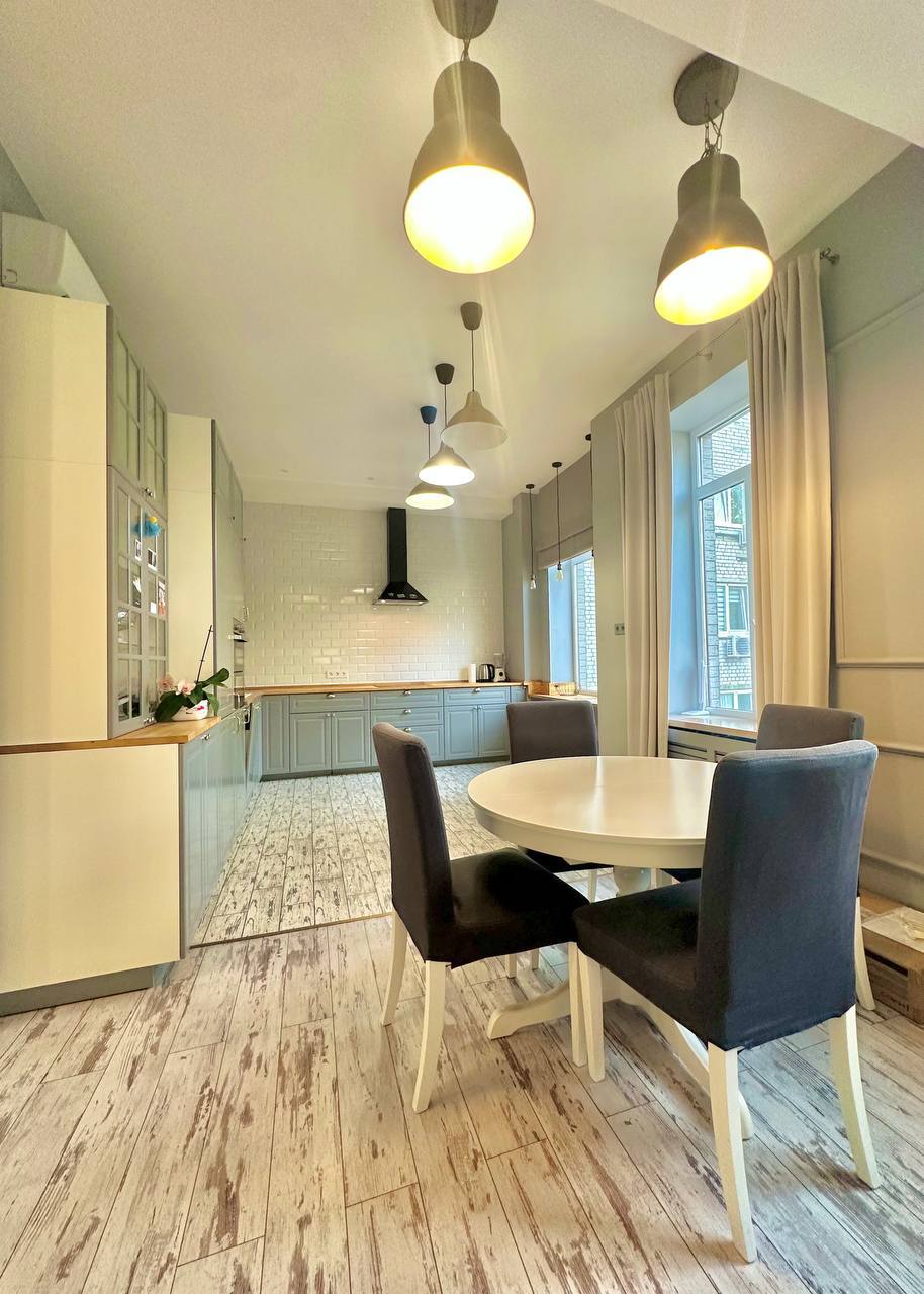 Продажа 3-комнатной квартиры 100 м², Мечникова ул.