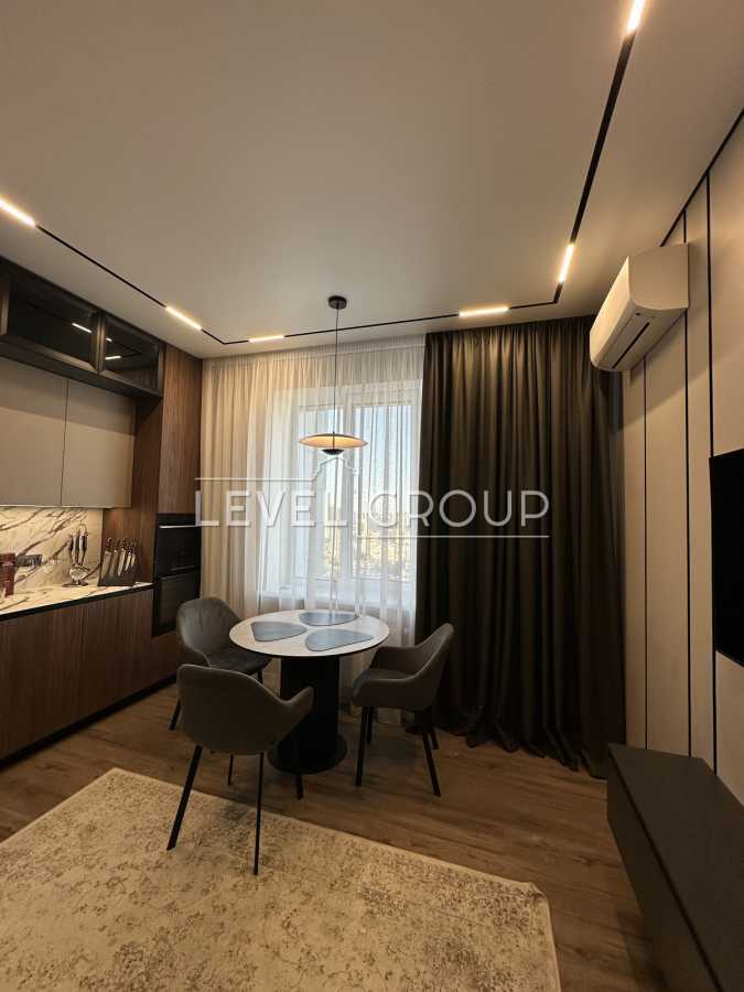 Продажа 2-комнатной квартиры 77 м², Никольско-Слободская ул., 3Б