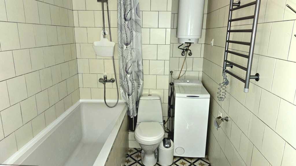 Продажа 1-комнатной квартиры 42 м², Андрея Аболмасова ул., 4а