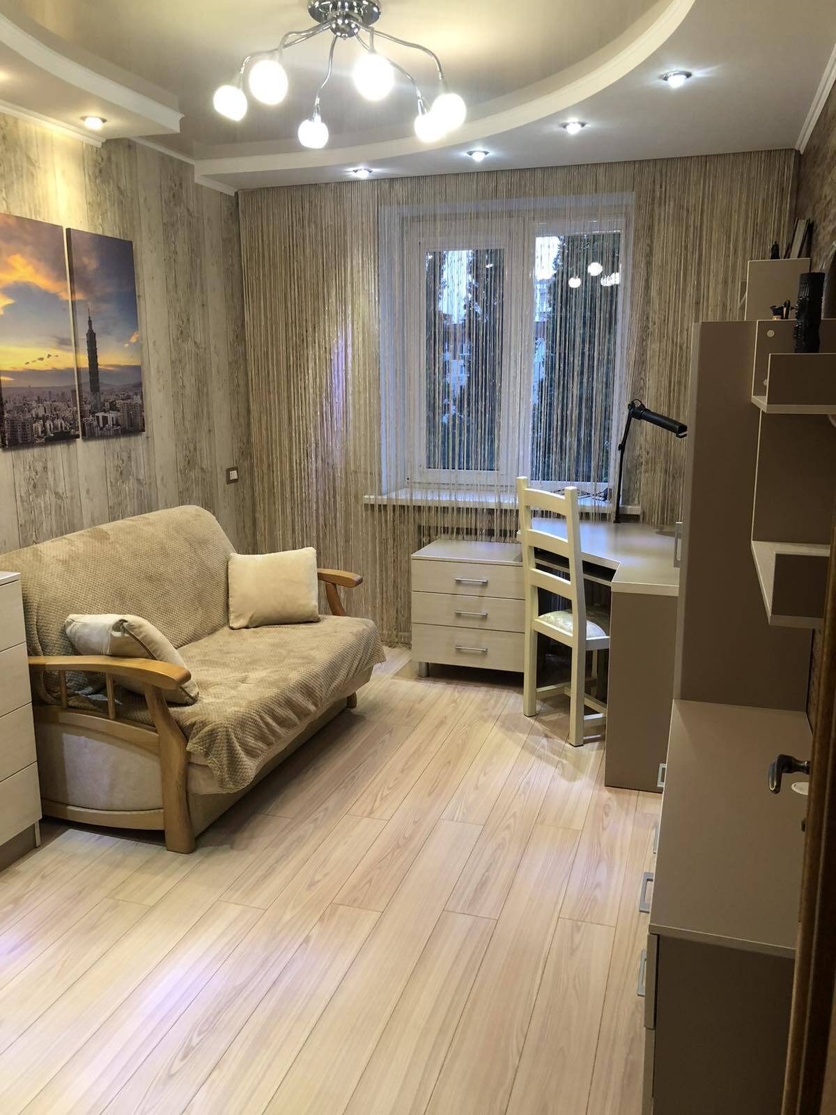 Продажа 3-комнатной квартиры 70 м², Невского Александра ул.