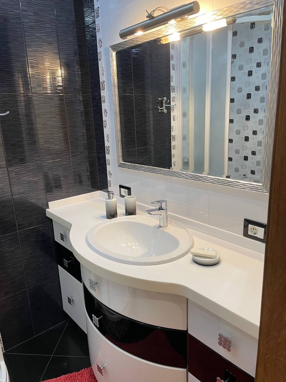 Продажа 3-комнатной квартиры 70 м², Невского Александра ул.