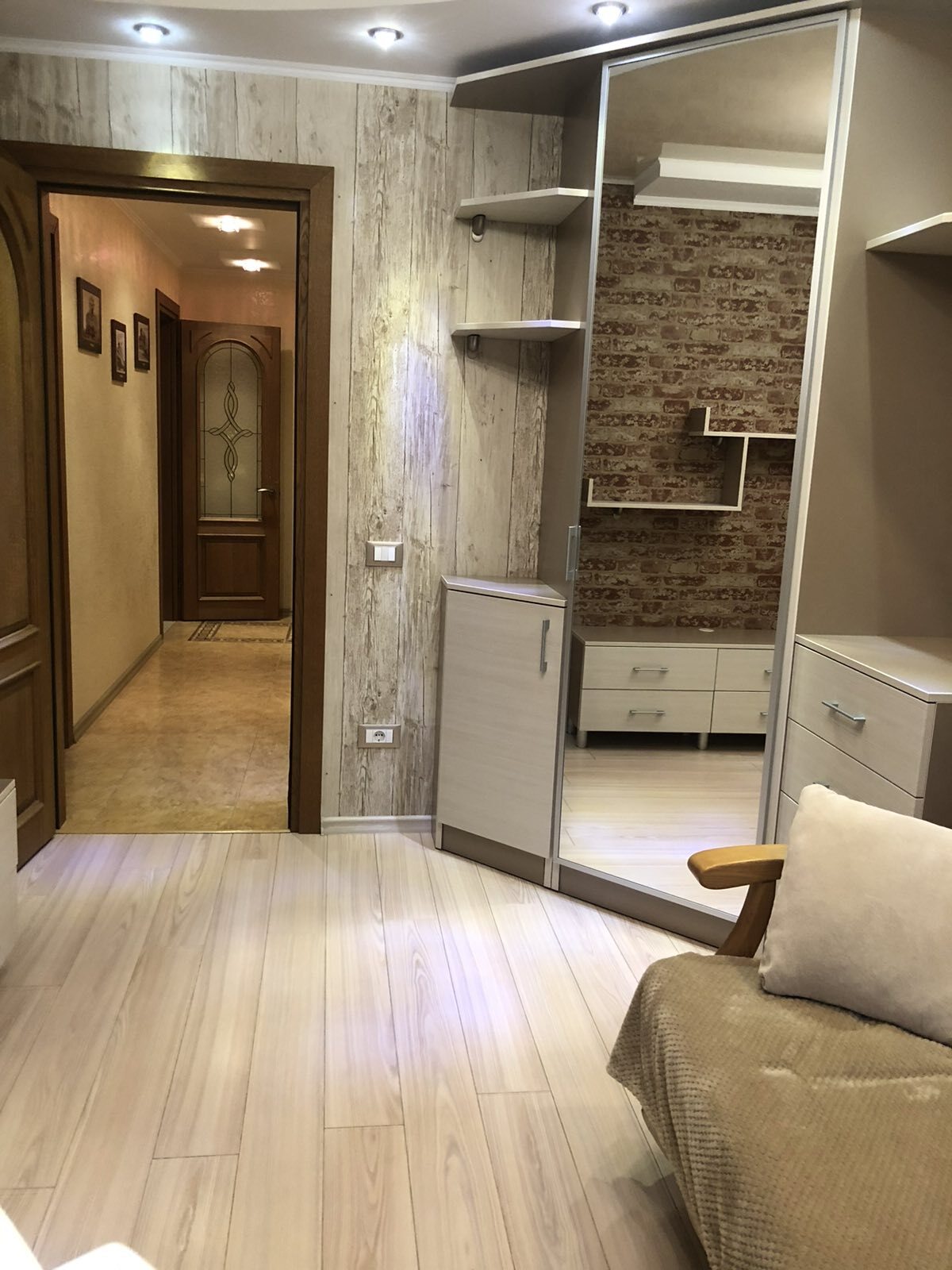 Продажа 3-комнатной квартиры 70 м², Невского Александра ул.