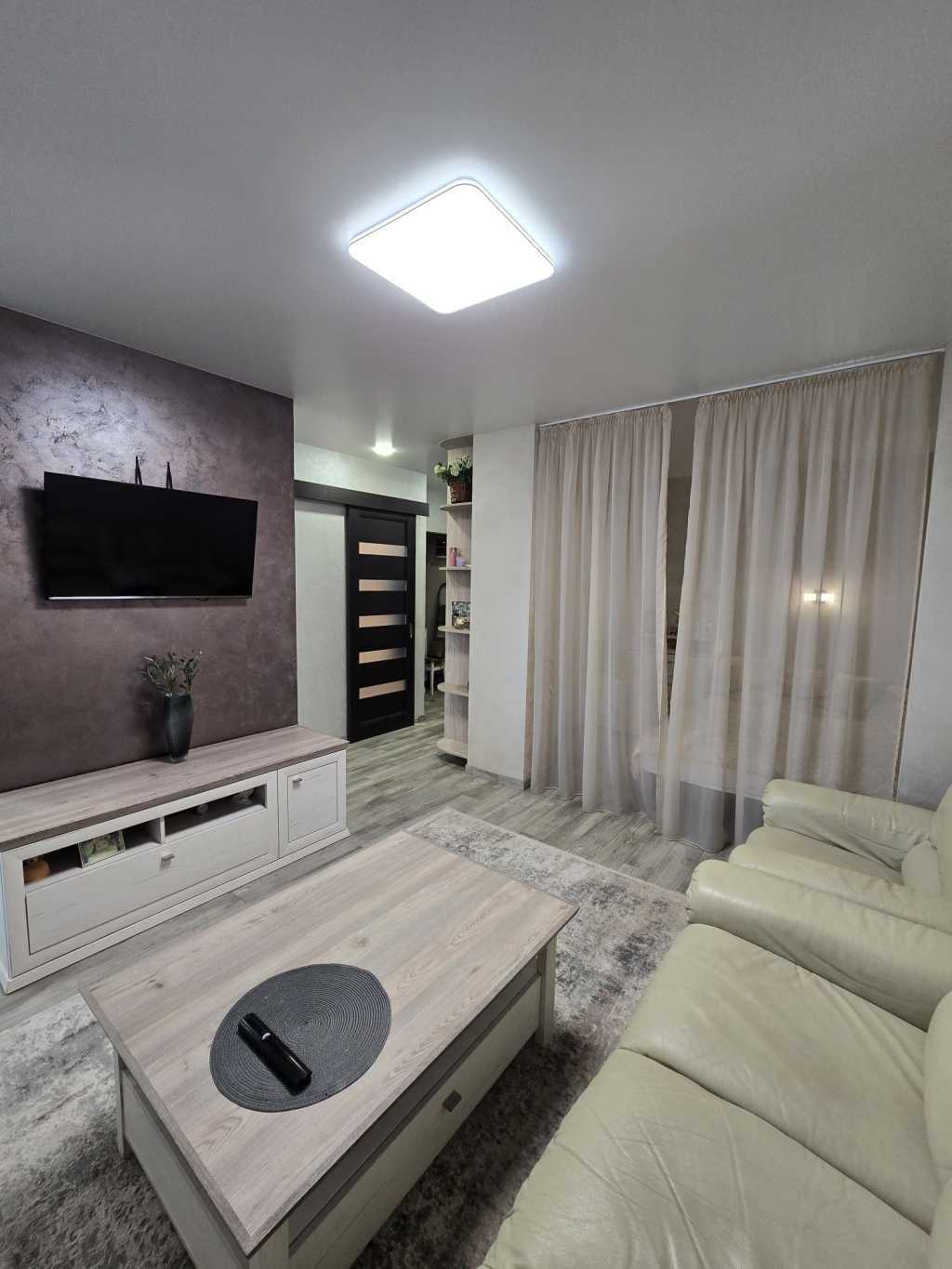 Продаж 1-кімнатної квартири 40 м², Плиткова вул., 92