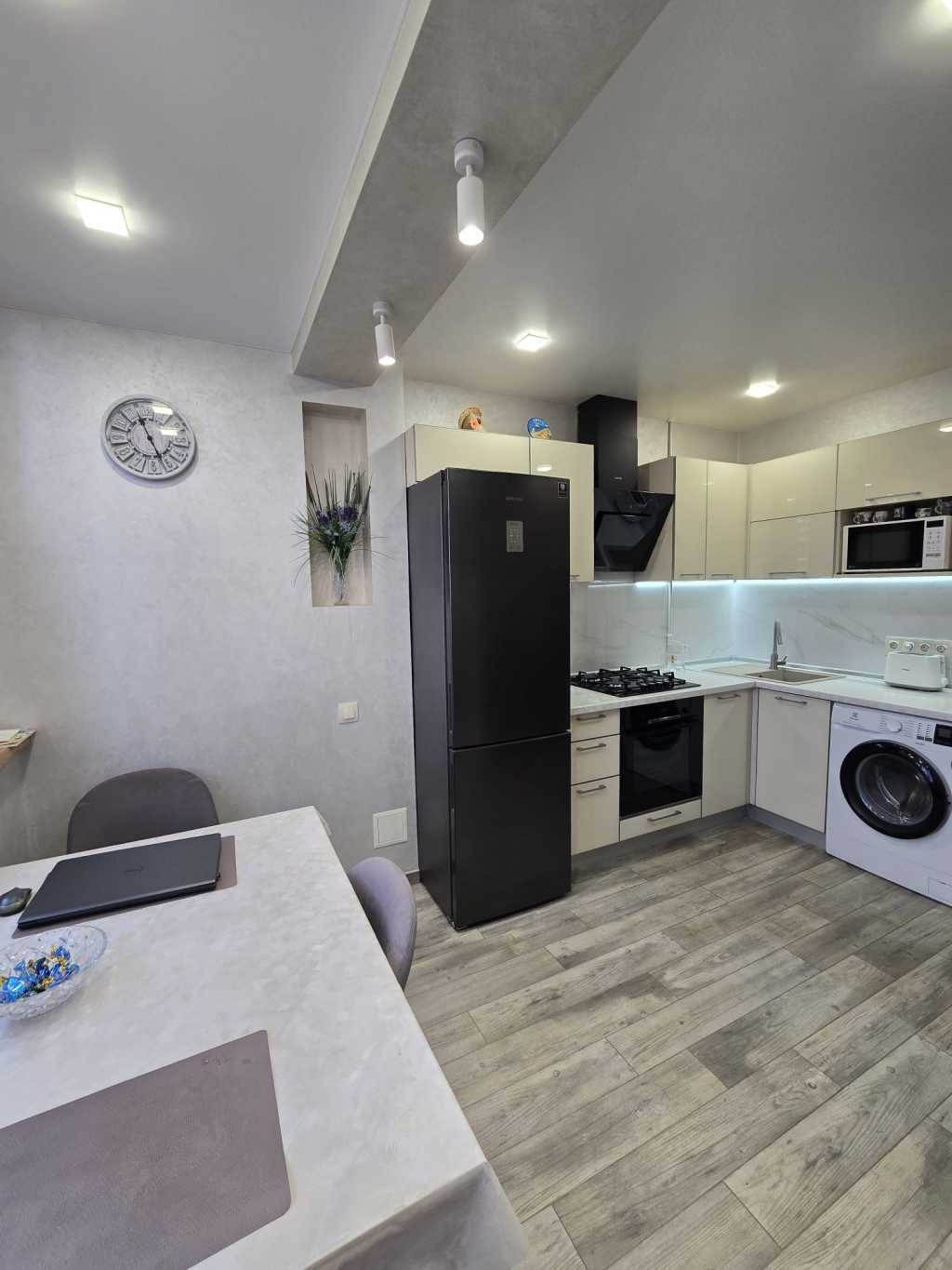 Продаж 1-кімнатної квартири 40 м², Плиткова вул., 92