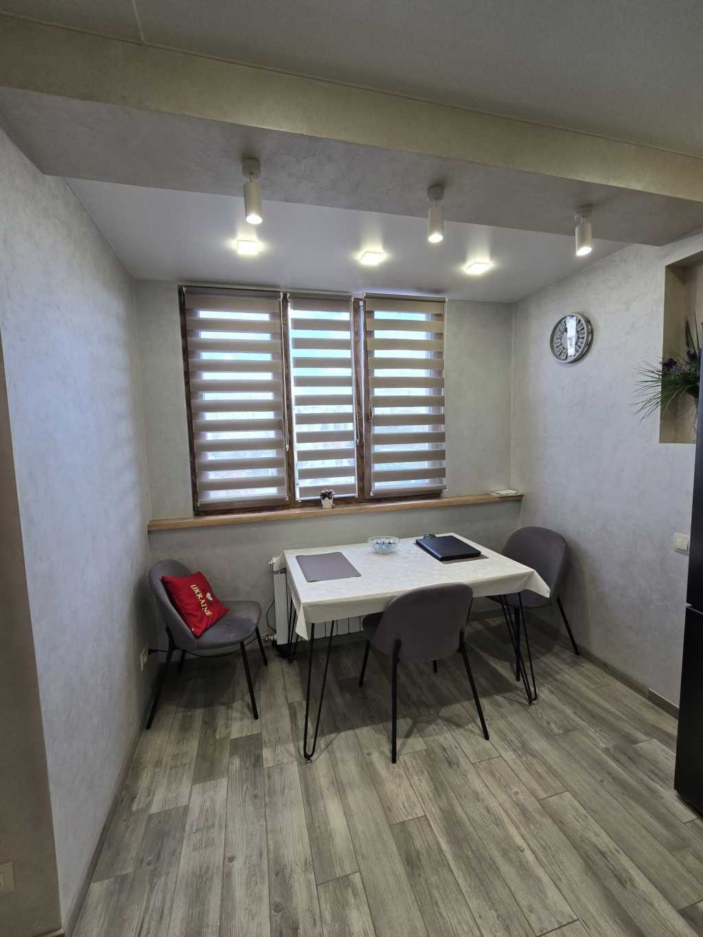 Продаж 1-кімнатної квартири 40 м², Плиткова вул., 92