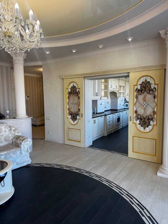 Оренда 3-кімнатної квартири 124 м², Василя Тютюнника вул., 37/1
