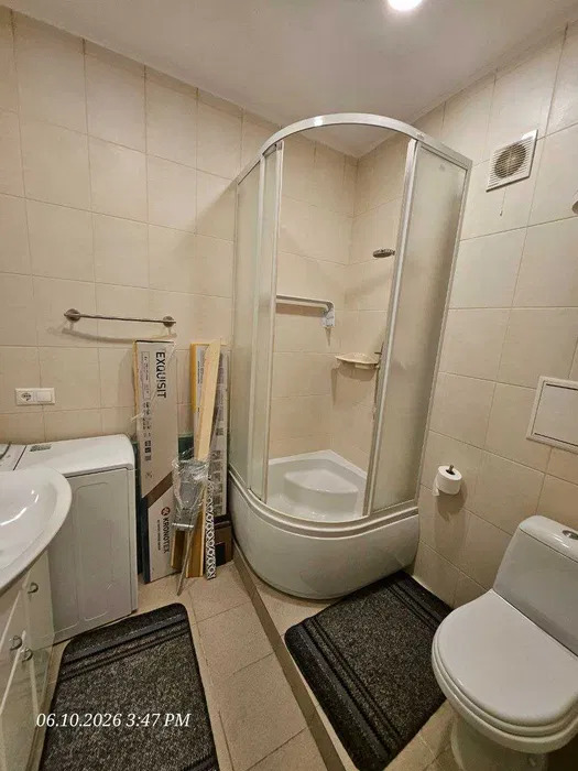 Продаж 2-кімнатної квартири 42.1 м², Різницька вул., 6
