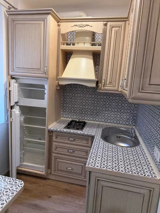 Продаж 2-кімнатної квартири 42.1 м², Різницька вул., 6