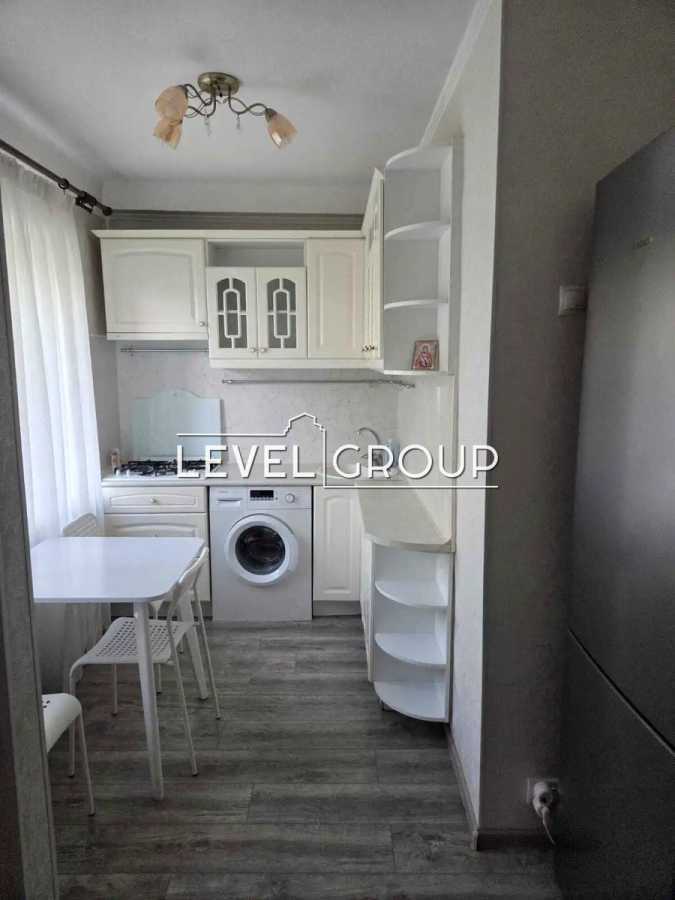 Продаж 2-кімнатної квартири 48 м², Миколи Кібальчича вул., Міхновського, 28а