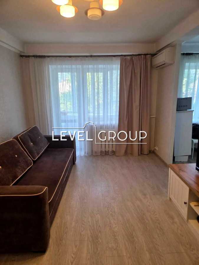 Продаж 2-кімнатної квартири 48 м², Миколи Кібальчича вул., Міхновського, 28а