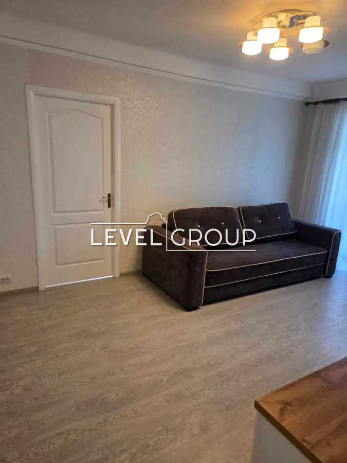 Продаж 2-кімнатної квартири 48 м², Миколи Кібальчича вул., Міхновського, 28а