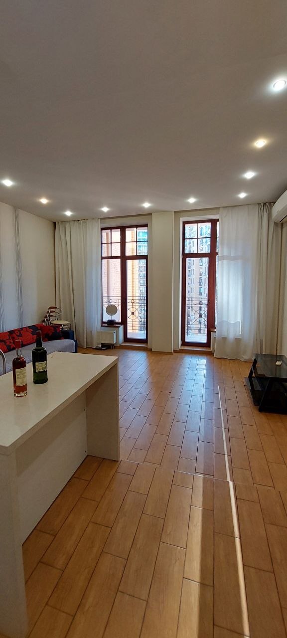 Оренда 1-кімнатної квартири 80 м², Генуэзская вул., 36