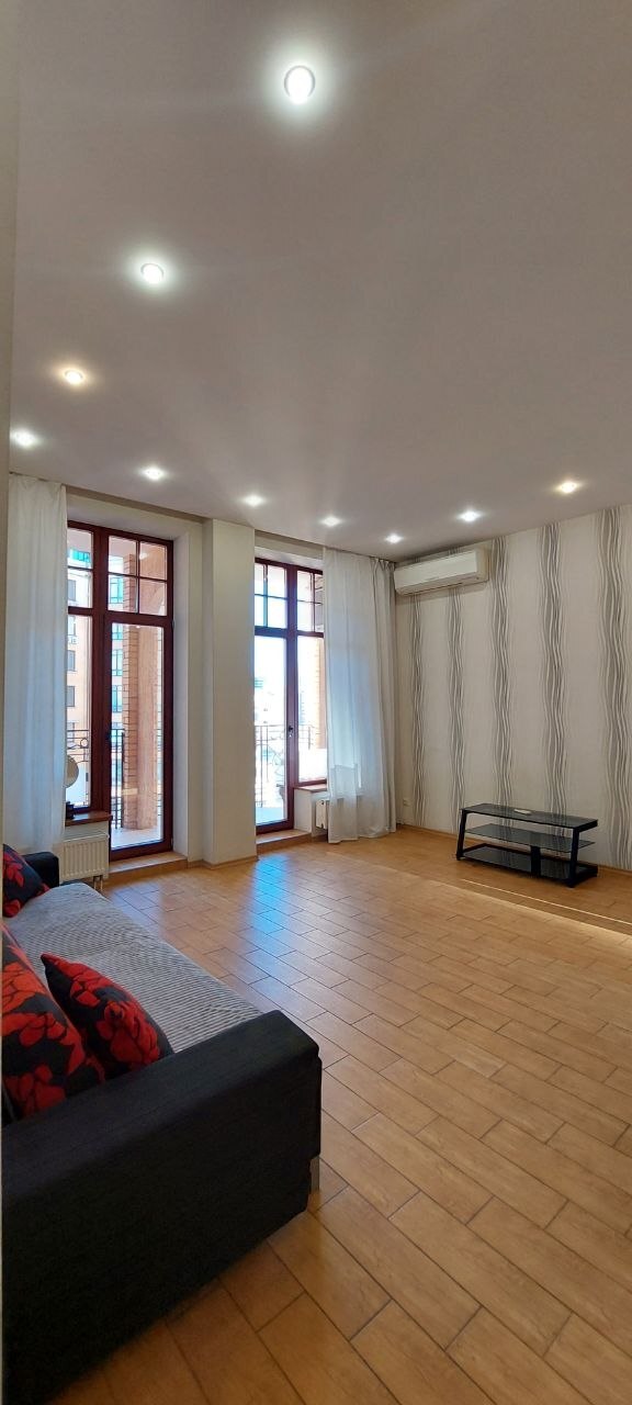 Оренда 1-кімнатної квартири 80 м², Генуэзская вул., 36