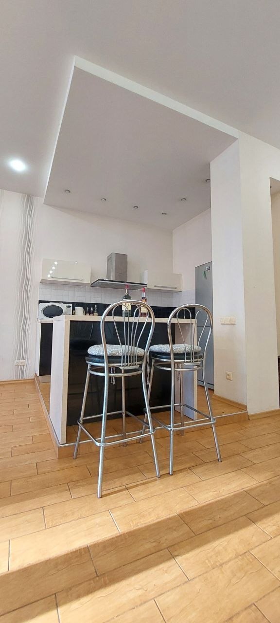 Оренда 1-кімнатної квартири 80 м², Генуэзская вул., 36