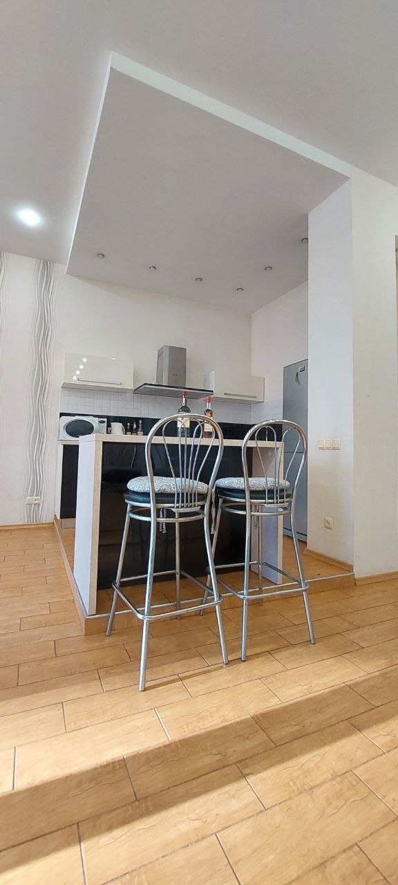 Оренда 1-кімнатної квартири 80 м², Генуэзская вул., 36