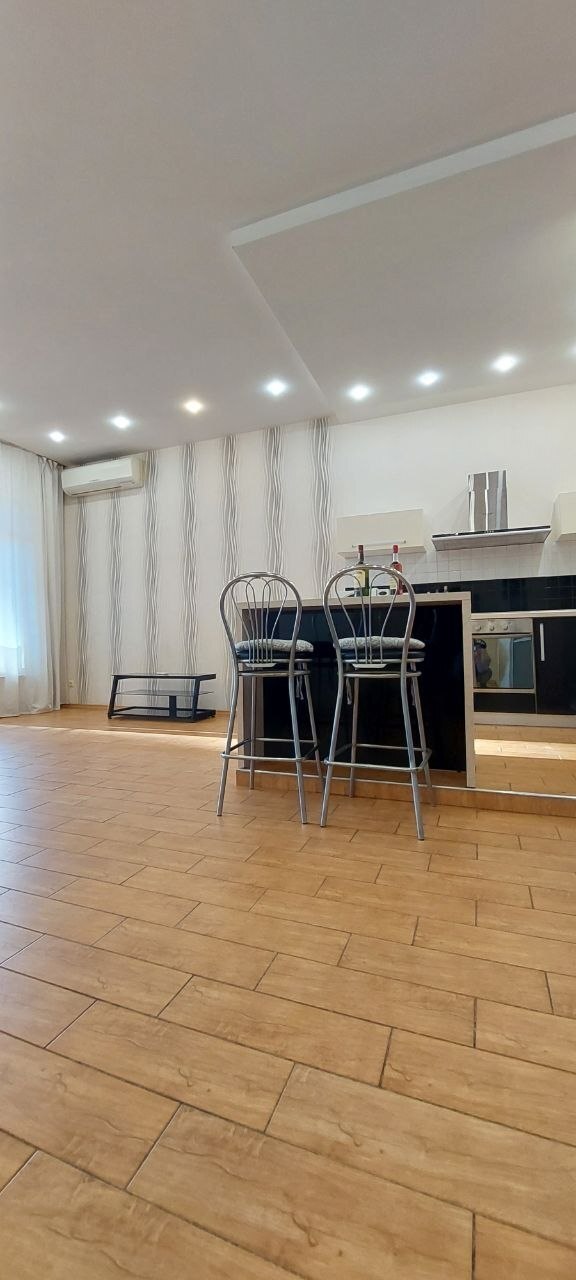 Оренда 1-кімнатної квартири 80 м², Генуэзская вул., 36
