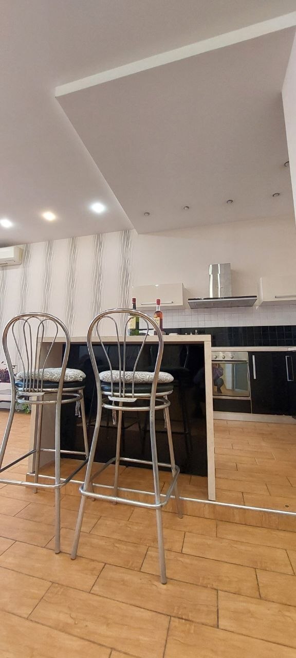 Оренда 1-кімнатної квартири 80 м², Генуэзская вул., 36