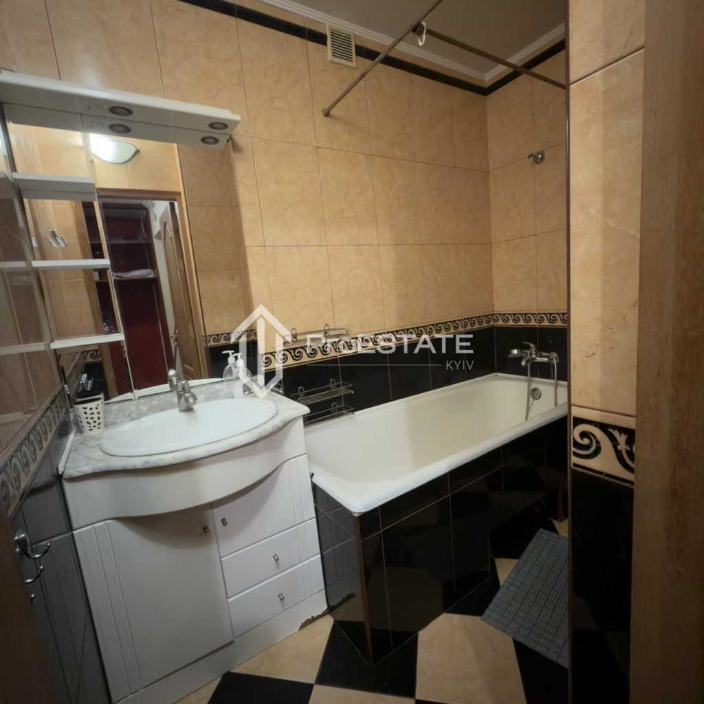 Продаж 2-кімнатної квартири 65 м², Братиславська вул., 7