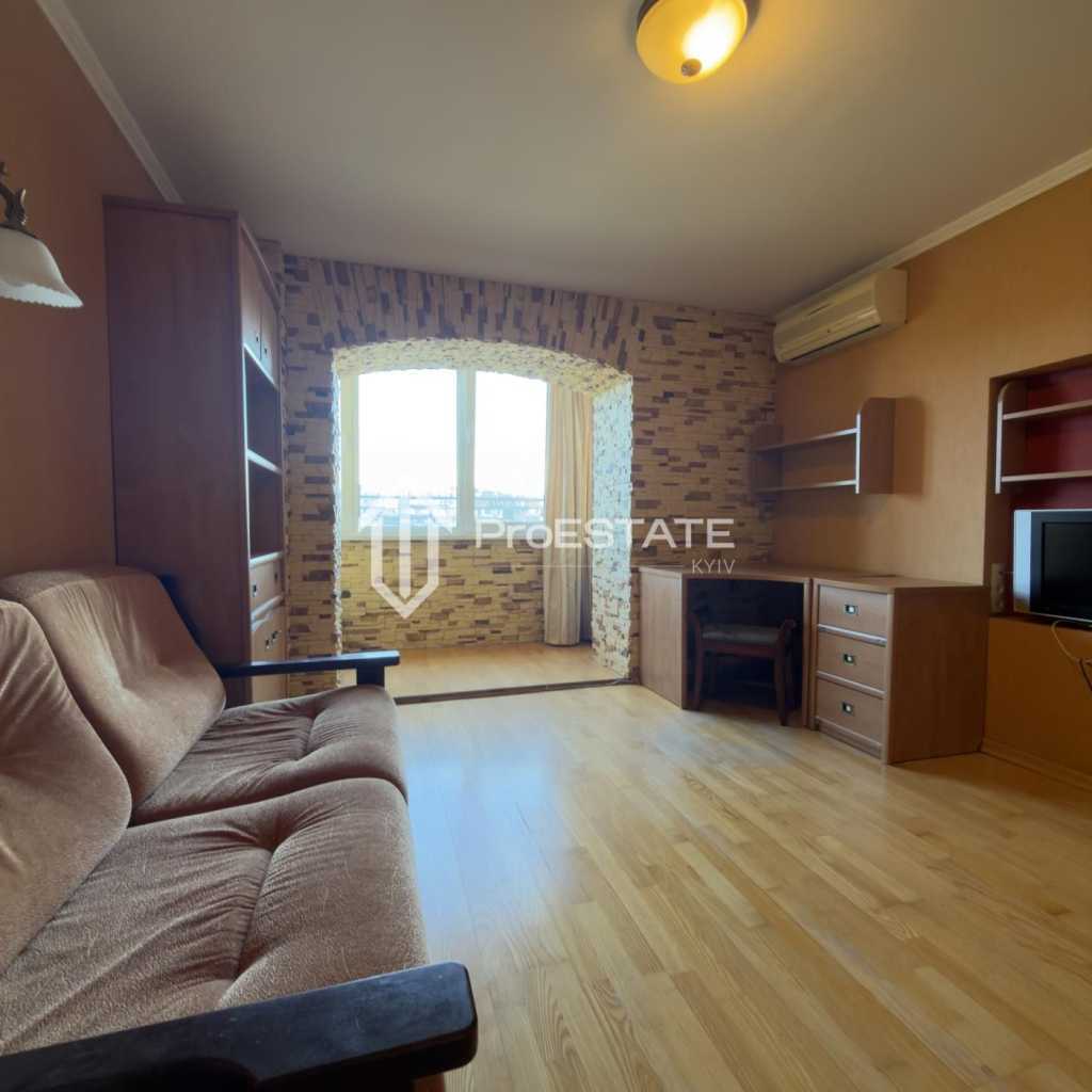 Продаж 2-кімнатної квартири 65 м², Братиславська вул., 7
