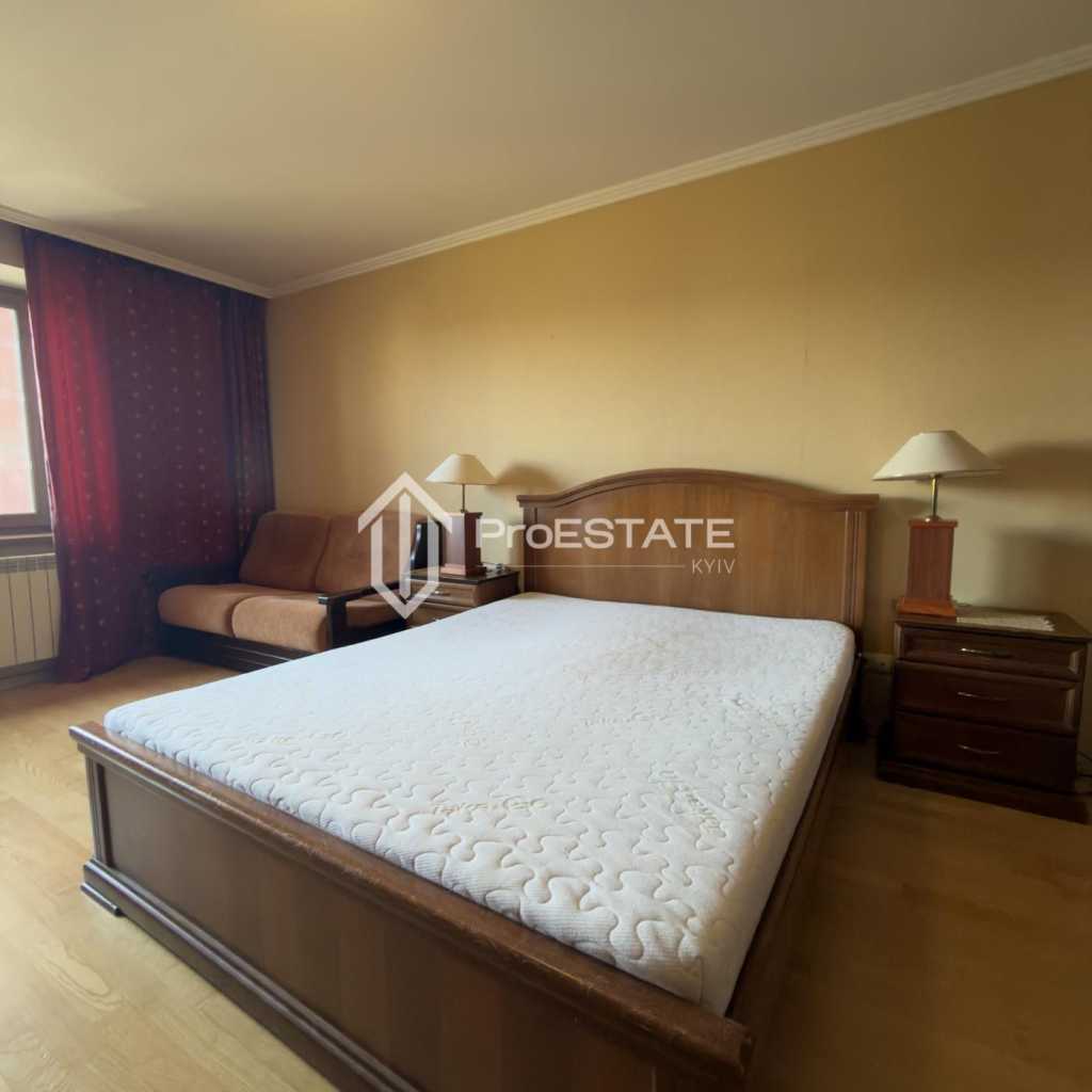 Продаж 2-кімнатної квартири 65 м², Братиславська вул., 7