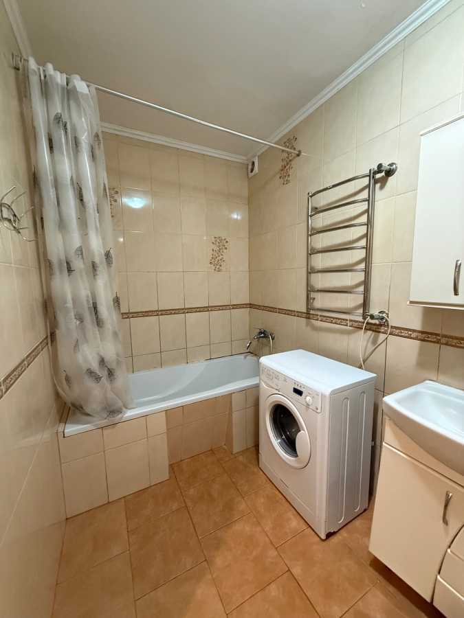 Продаж 3-кімнатної квартири 74 м², Грушевського вул., 17Г